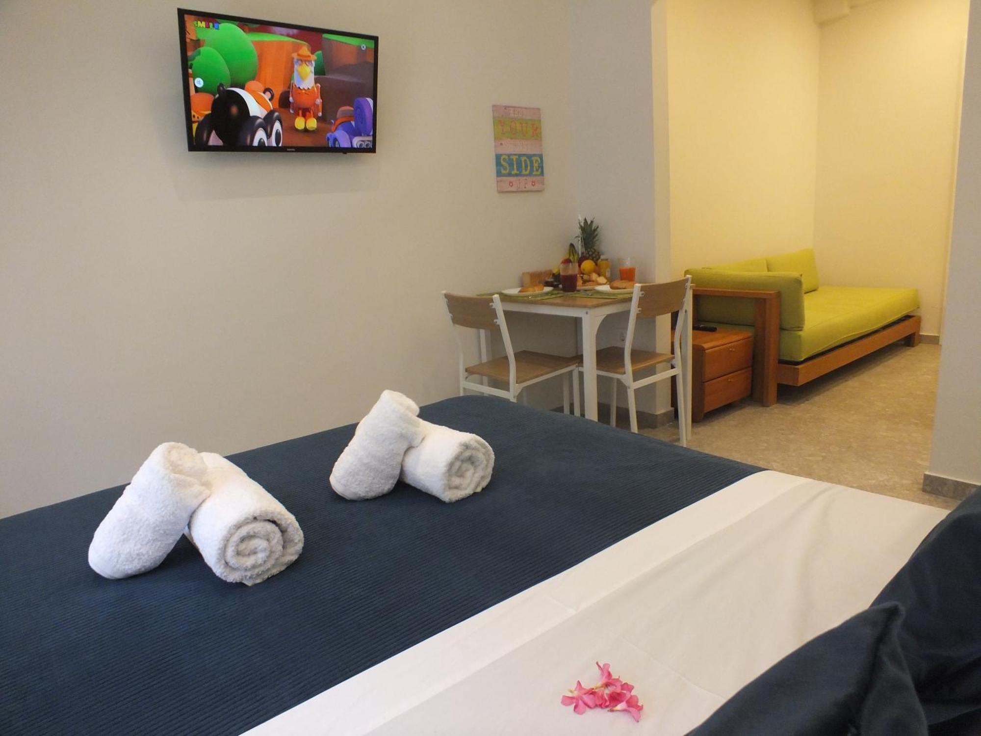 Cozy Apartment At Panormou Metro, Athens City Center Atenas Exterior foto